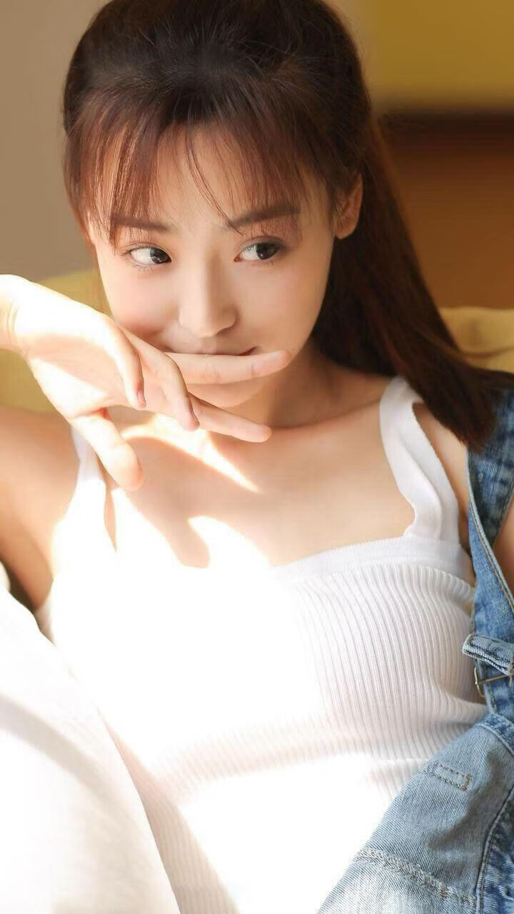 “战术深度：不同教练的战术大比拼”，教练在布置战术时讲到了常用的比赛阵型